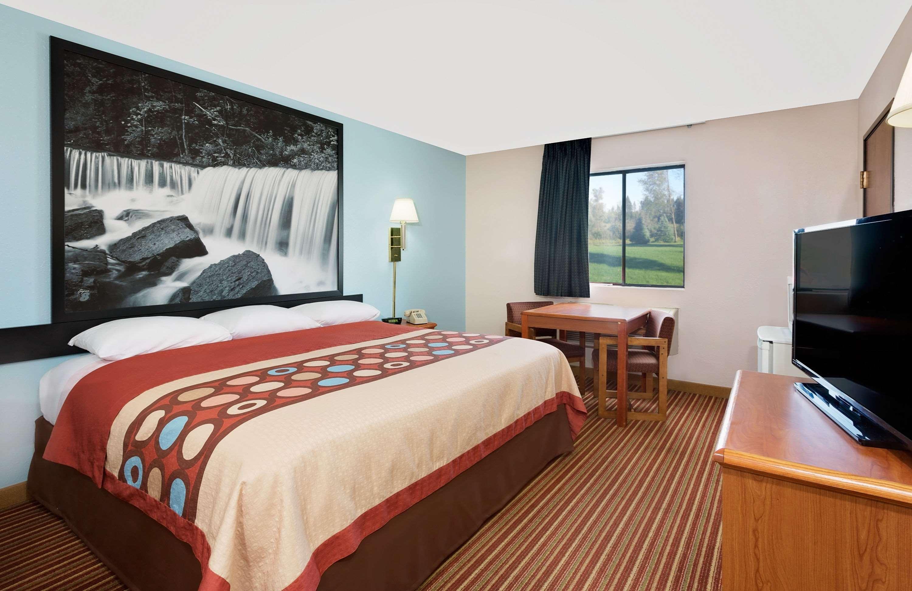 Super 8 By Wyndham Rock Port Mo Otel Dış mekan fotoğraf
