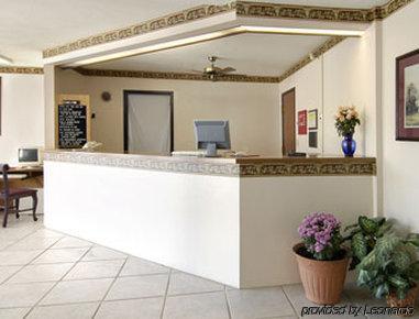 Super 8 By Wyndham Rock Port Mo Otel İç mekan fotoğraf